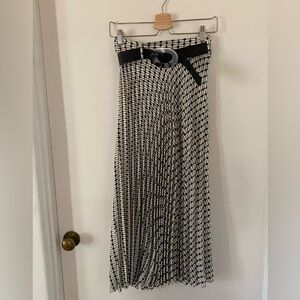 ZARA Pleated Maxi Skirt Black & White
